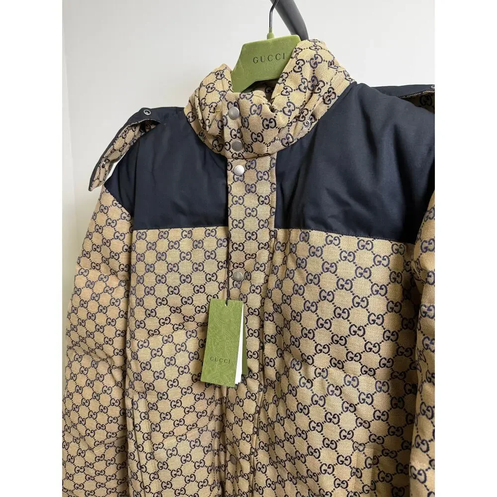 Gucci GG Monogram Down Jacket Navy Beige NWT Size 52 XL Hooded Puffer